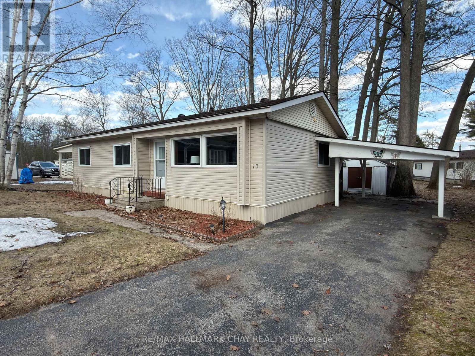 13 CARRUTHERS STREET N