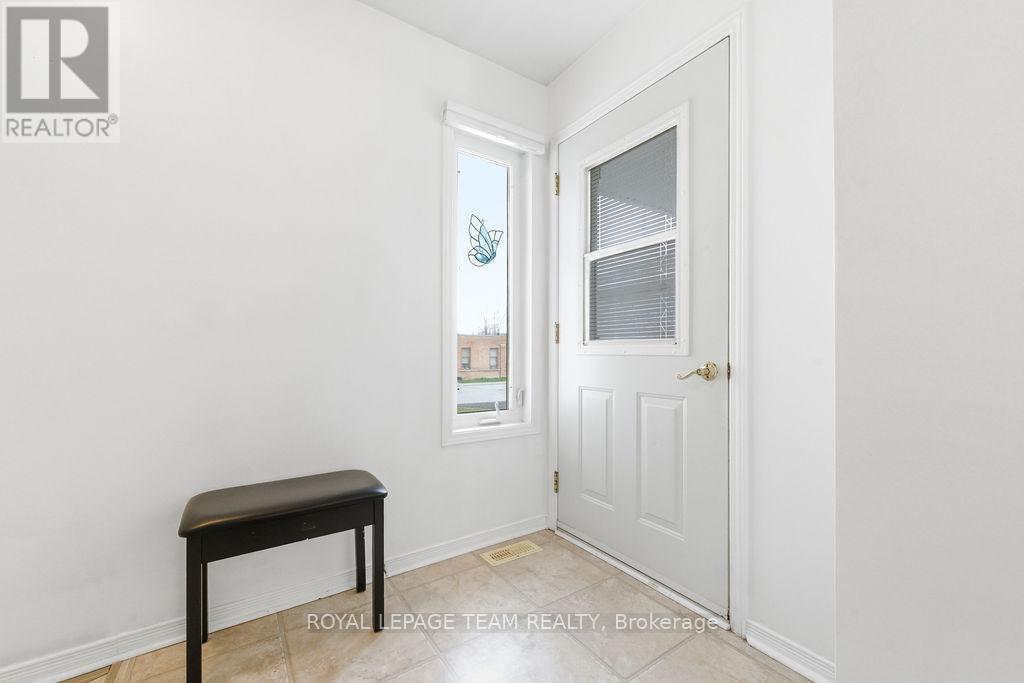 205 RENFREW AVENUE W