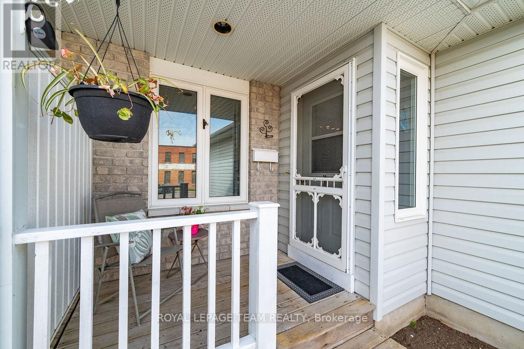 205 RENFREW AVENUE W