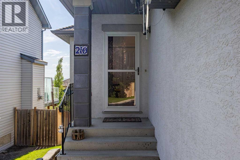 216 Tuscany Ridge View NW