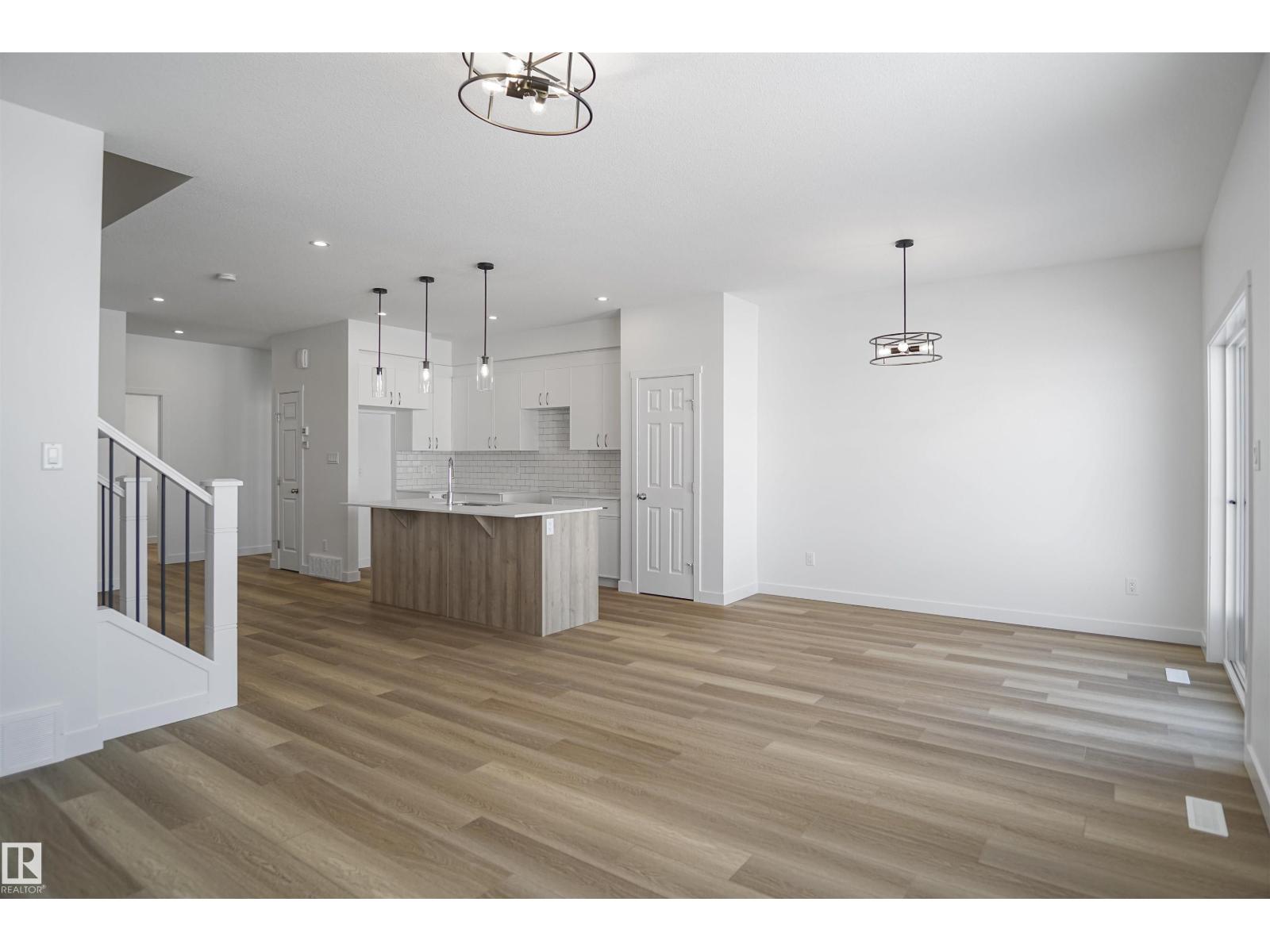 6327 175 AV NW