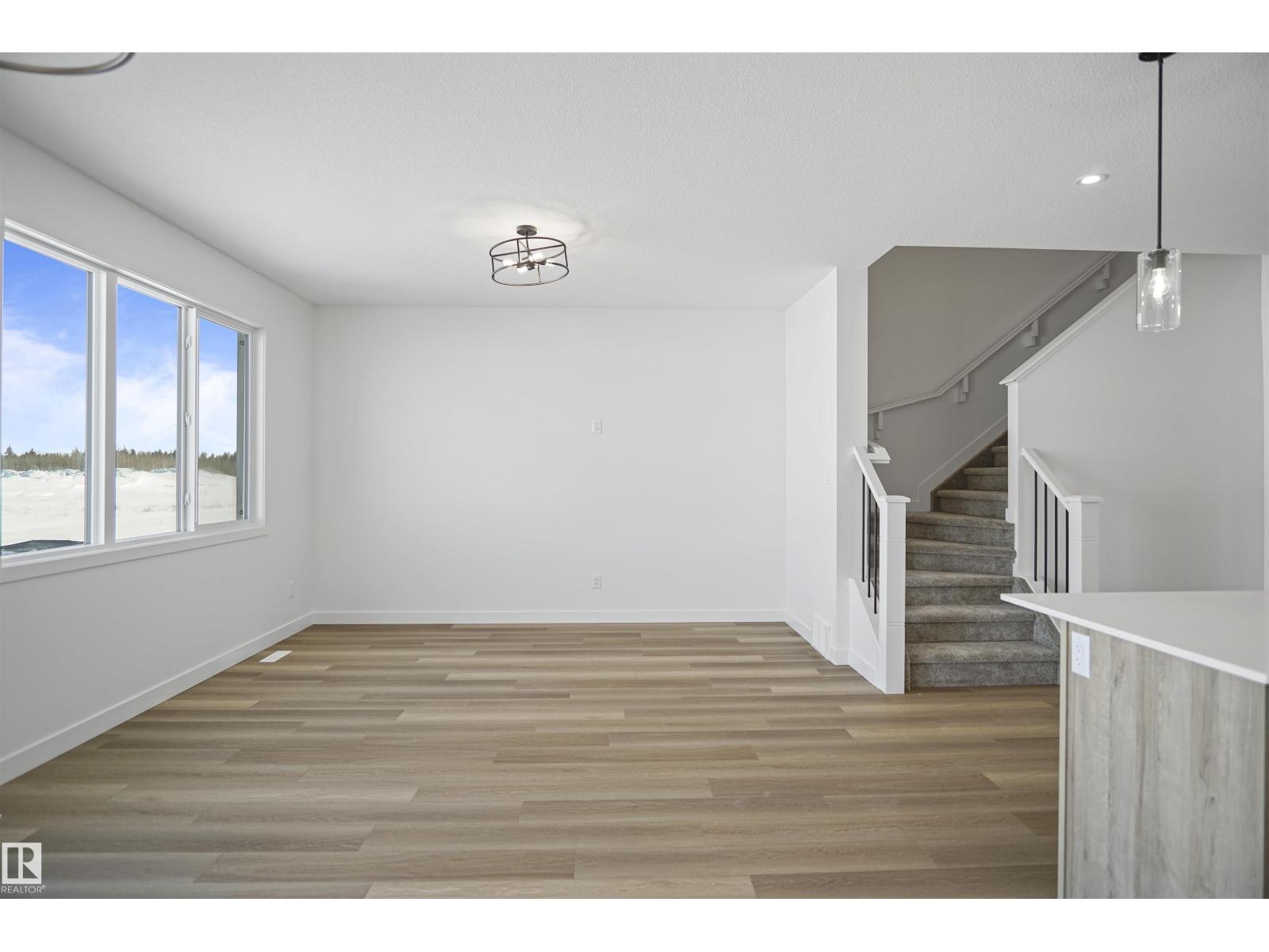 6327 175 AV NW