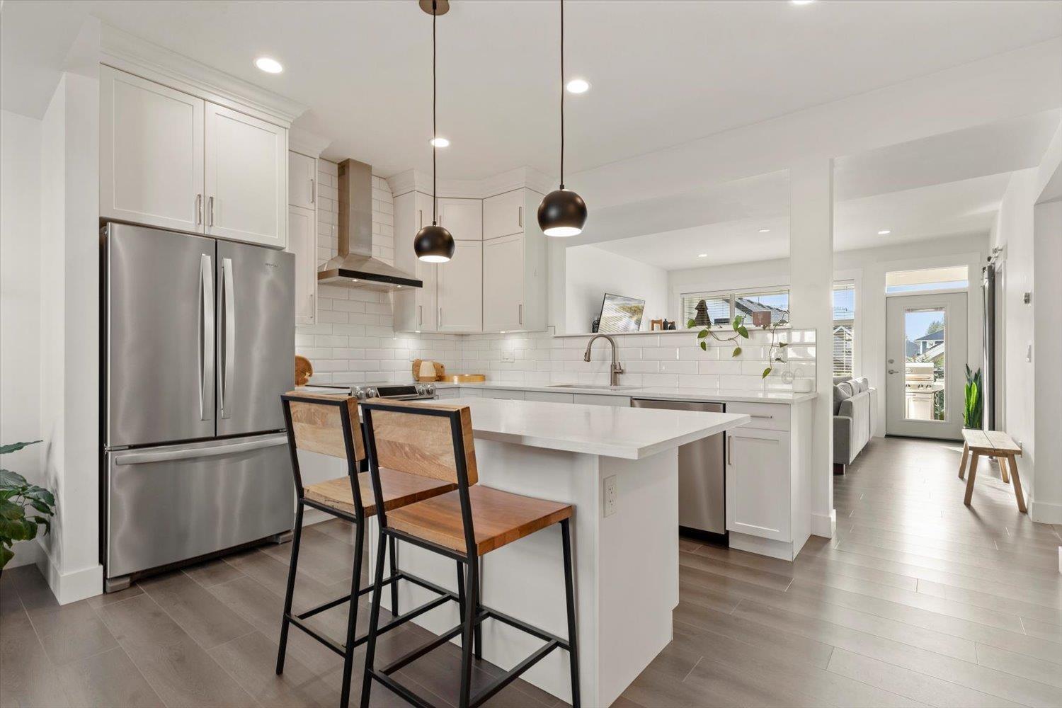 15 386 PINE AVENUE|Harrison Hot Springs