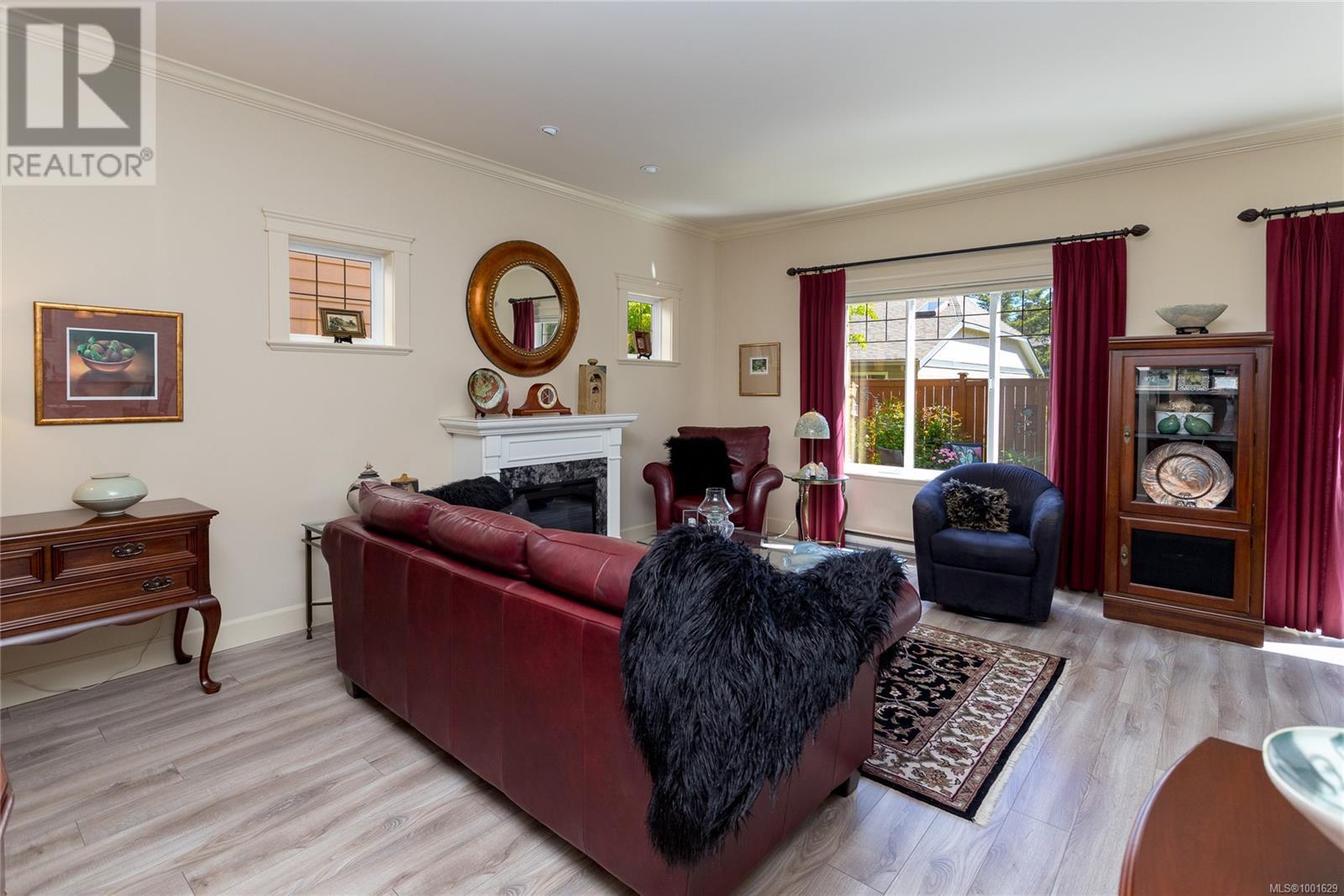 10 2210 Sooke Rd