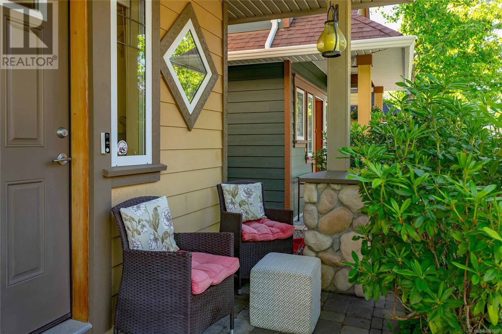 10 2210 Sooke Rd