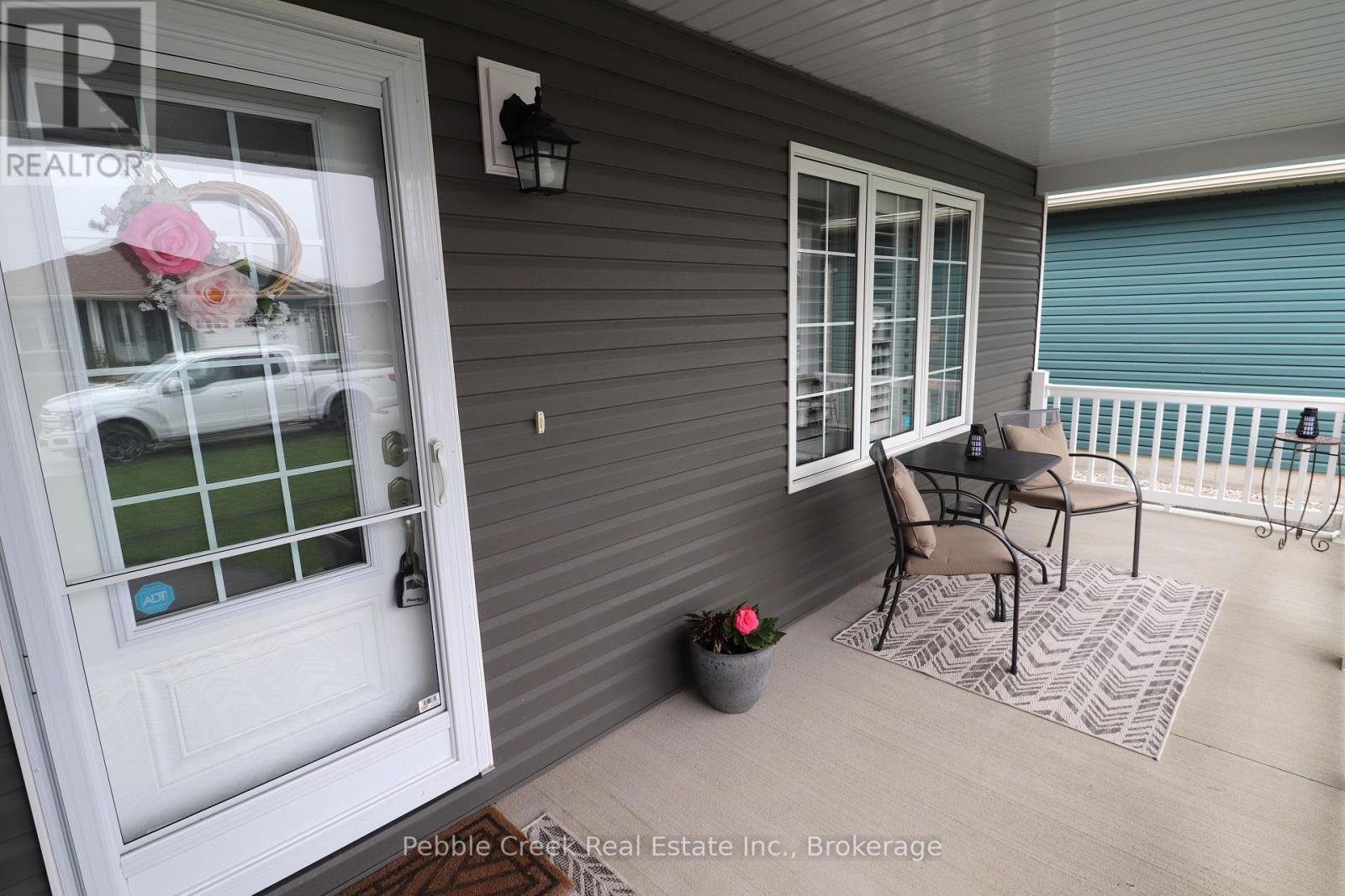 11 WINDWARD WAY N