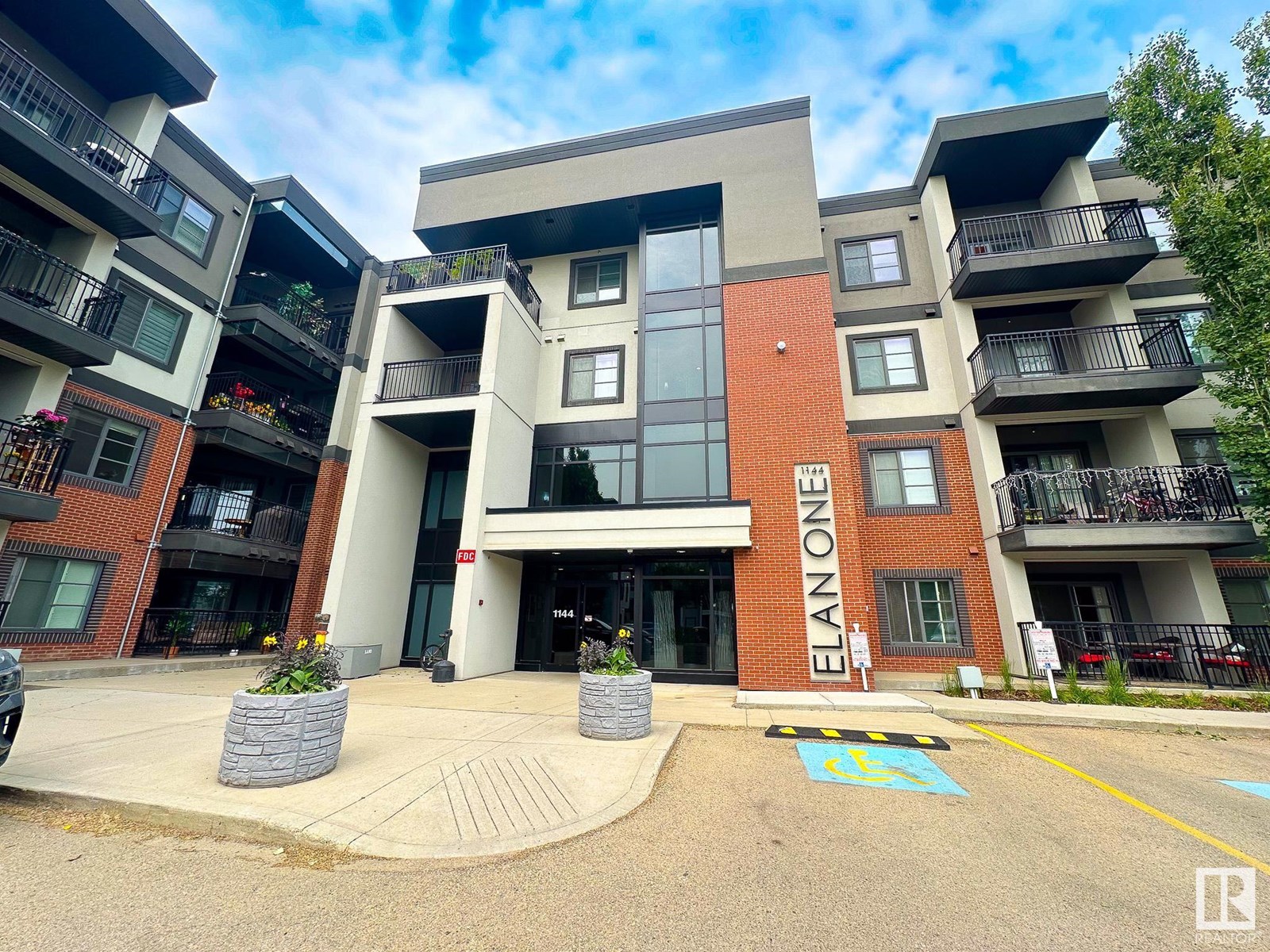 #208 1144 Adamson DR SW SW