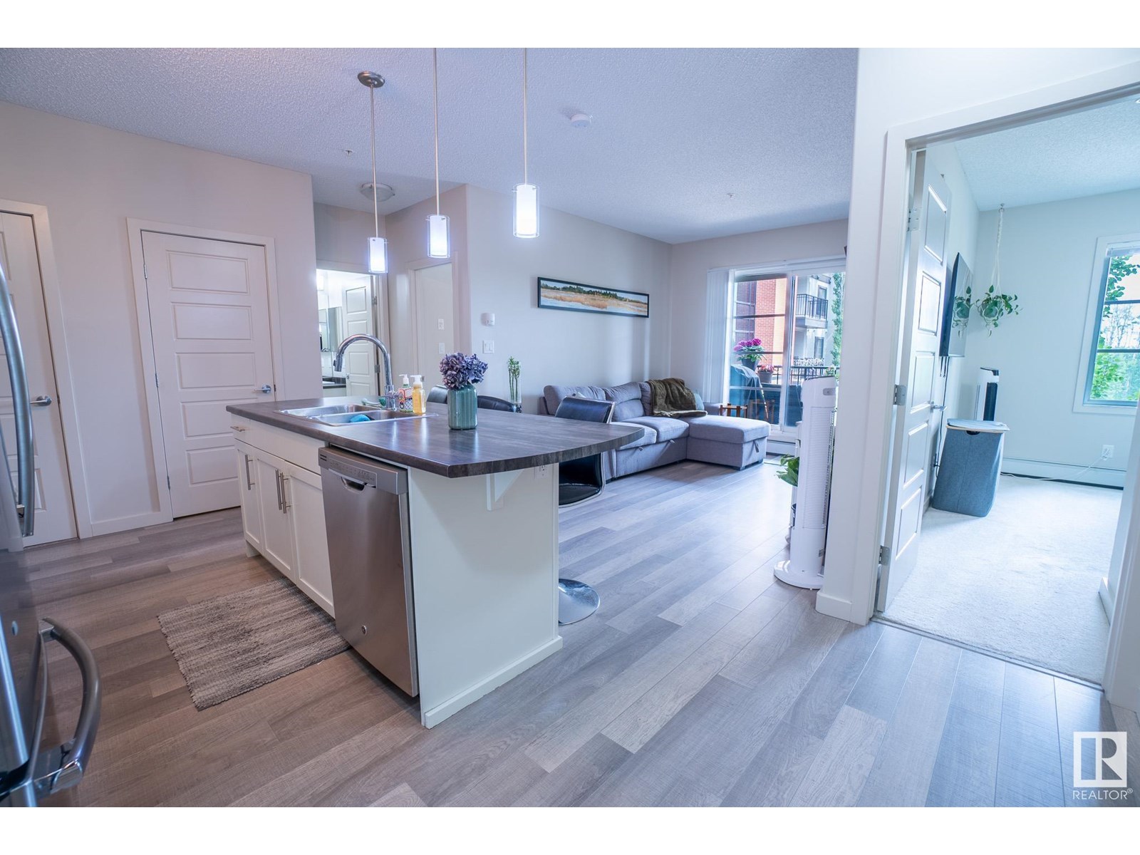 #208 1144 Adamson DR SW SW
