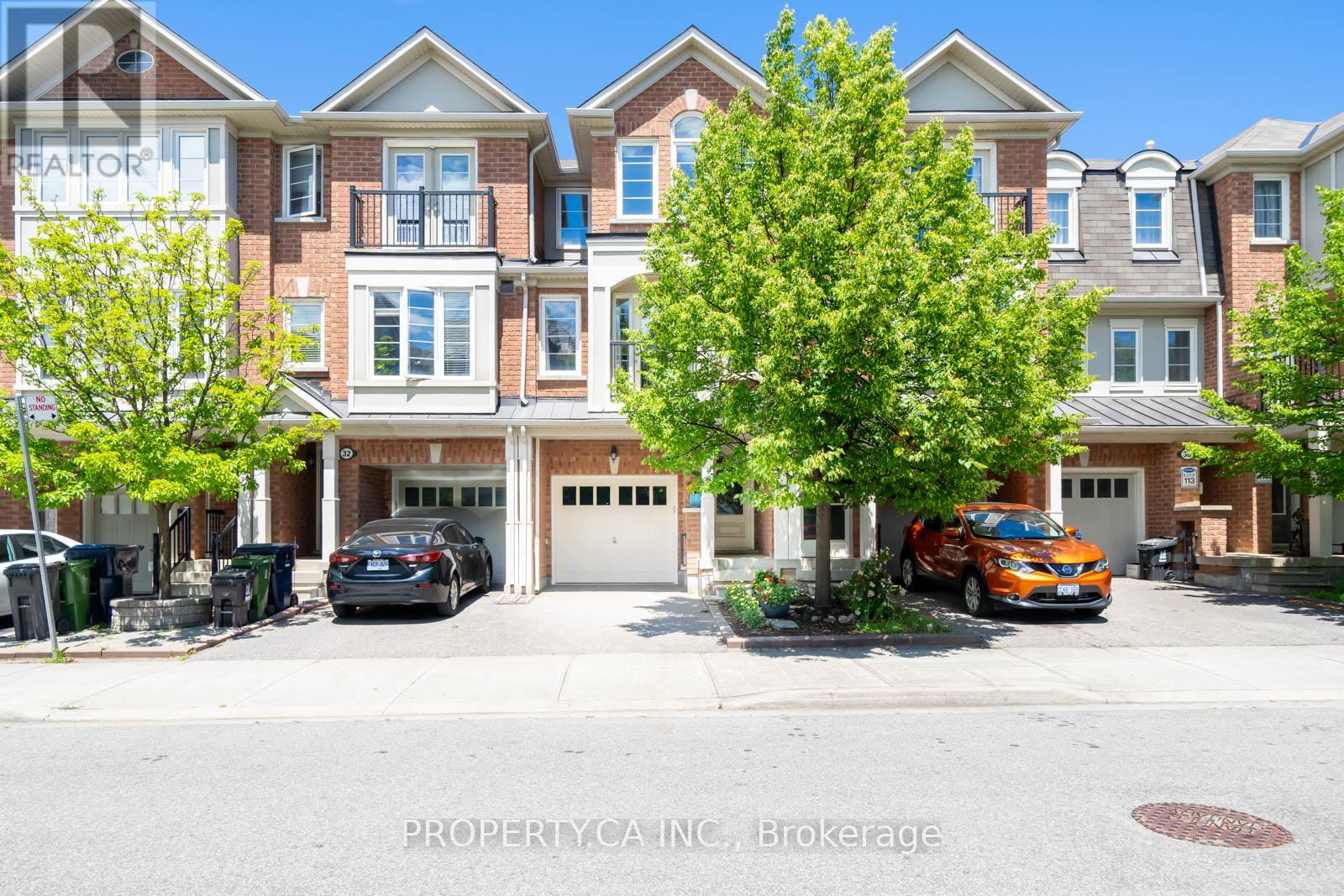 Photo 1 of 42 — 34 FERGUSON STREET, Toronto (Clairlea-Birchmount), ON M1L0C2