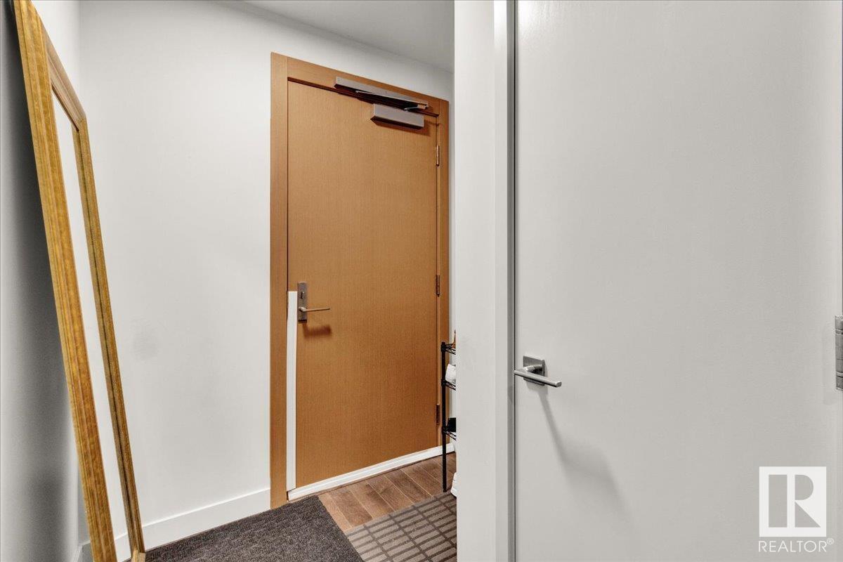 #2611 10360 102 ST NW