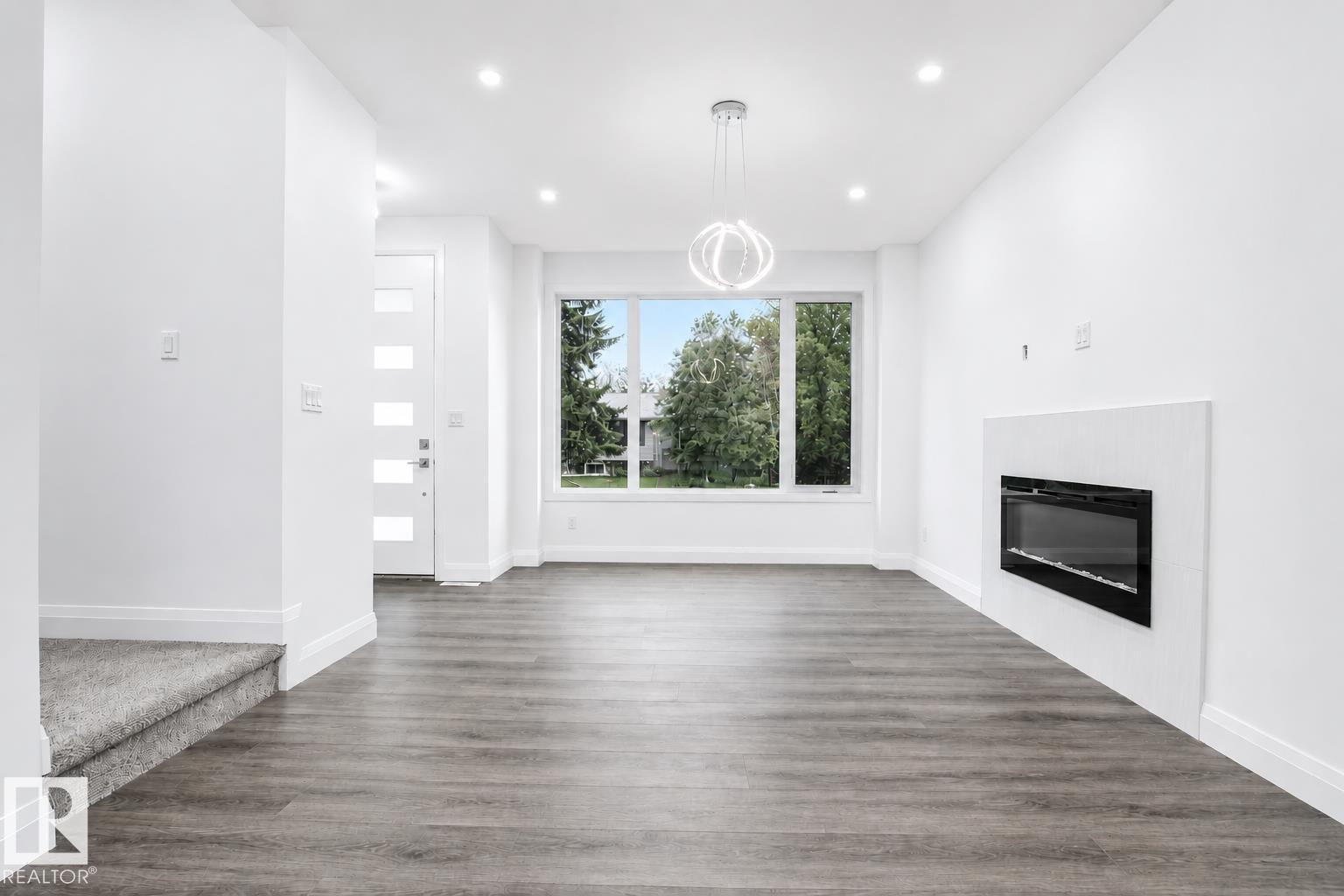 8731 154 ST NW