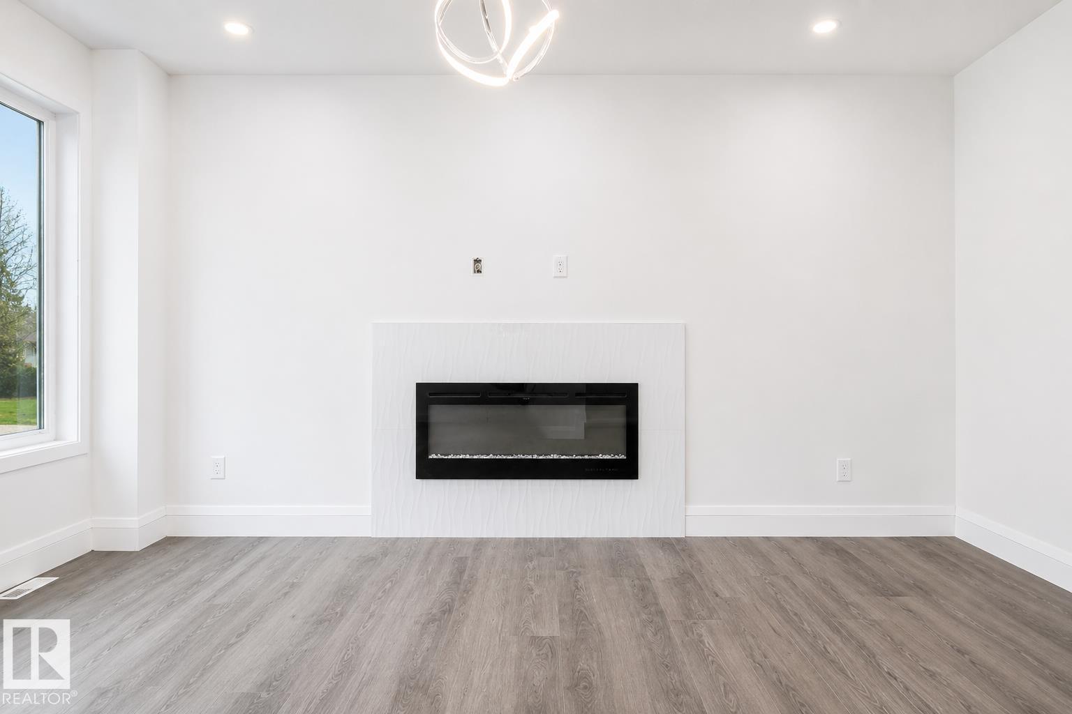 8731 154 ST NW