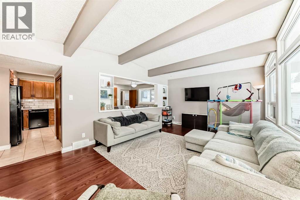 8043 Elbow Drive SW