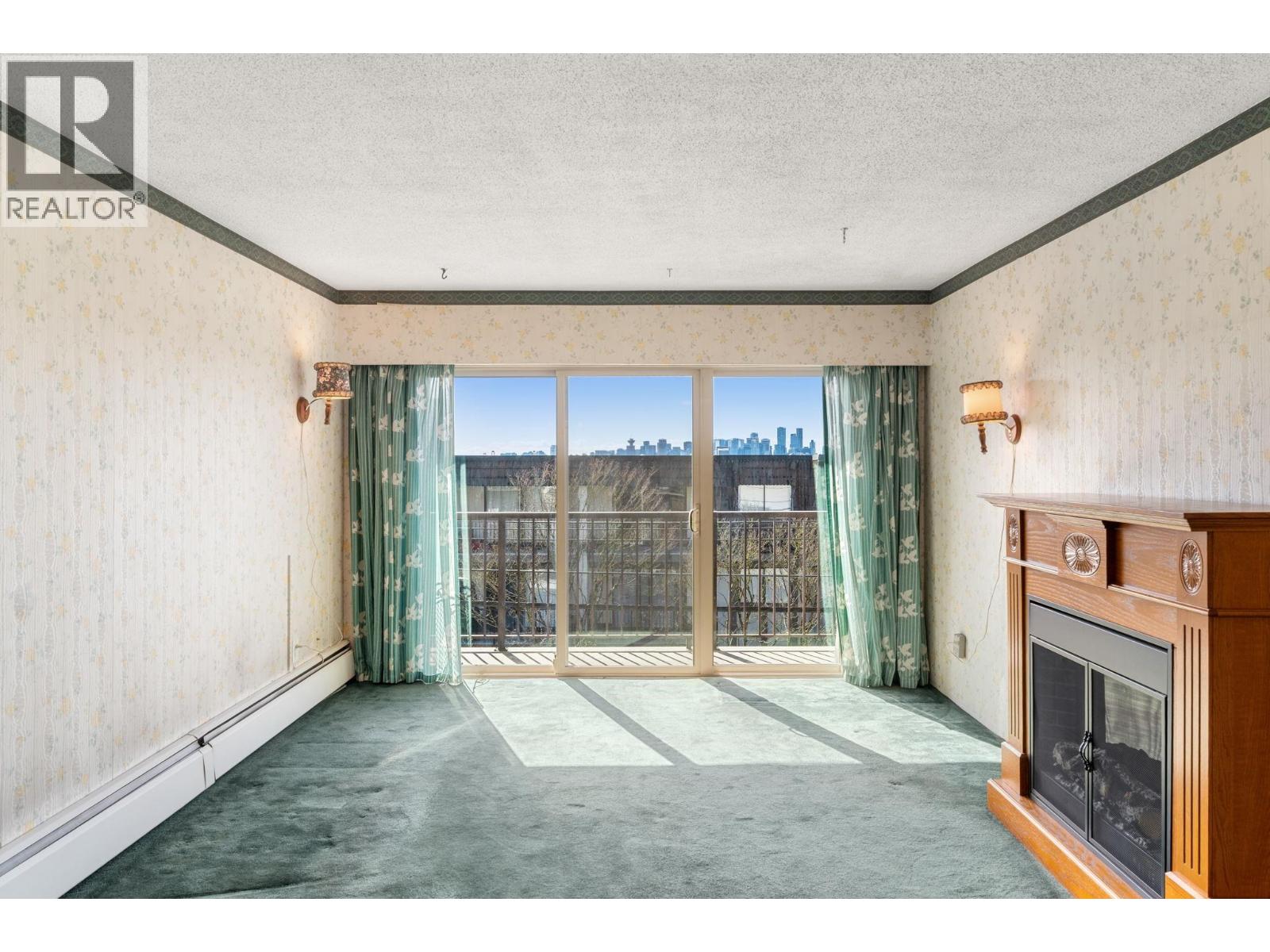 201 225 W 3RD STREET