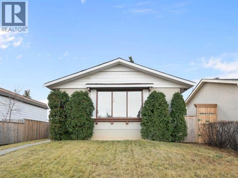 181 Dovercliffe Close SE Calgary AB T2B1W4