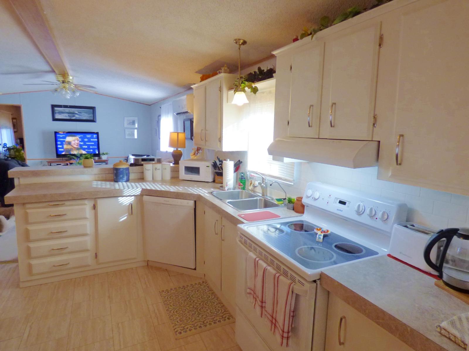 12 52324 YALE ROAD|Rosedale