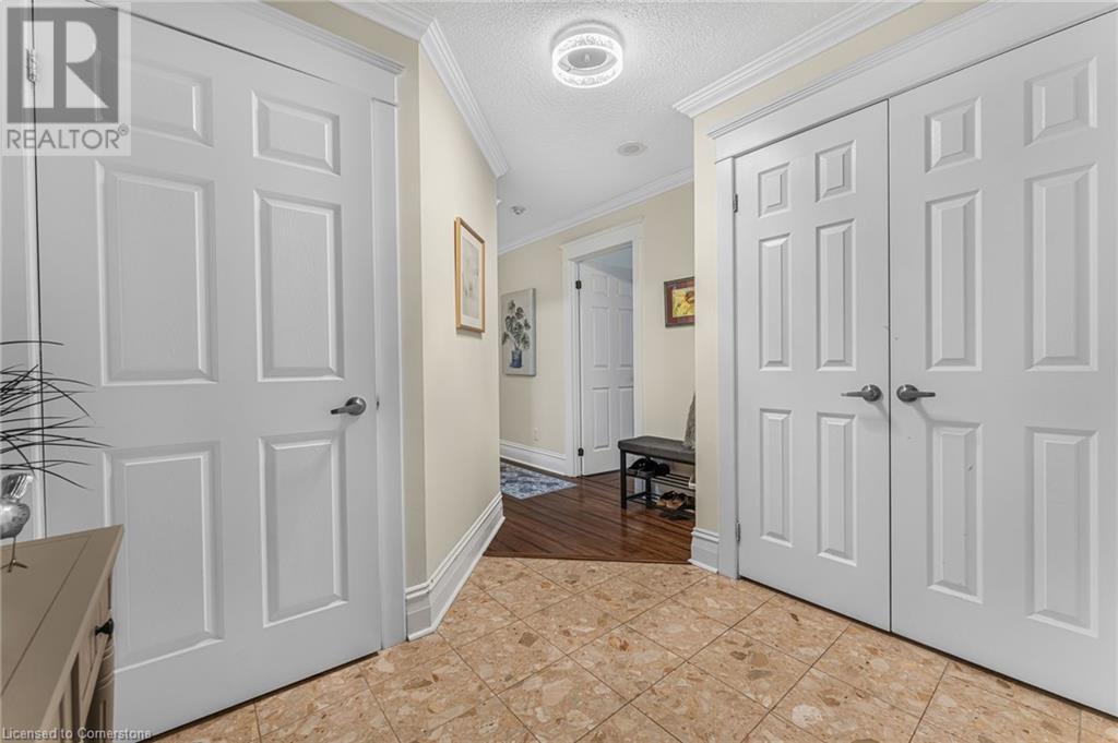 67 CAROLINE Street S Unit# 102