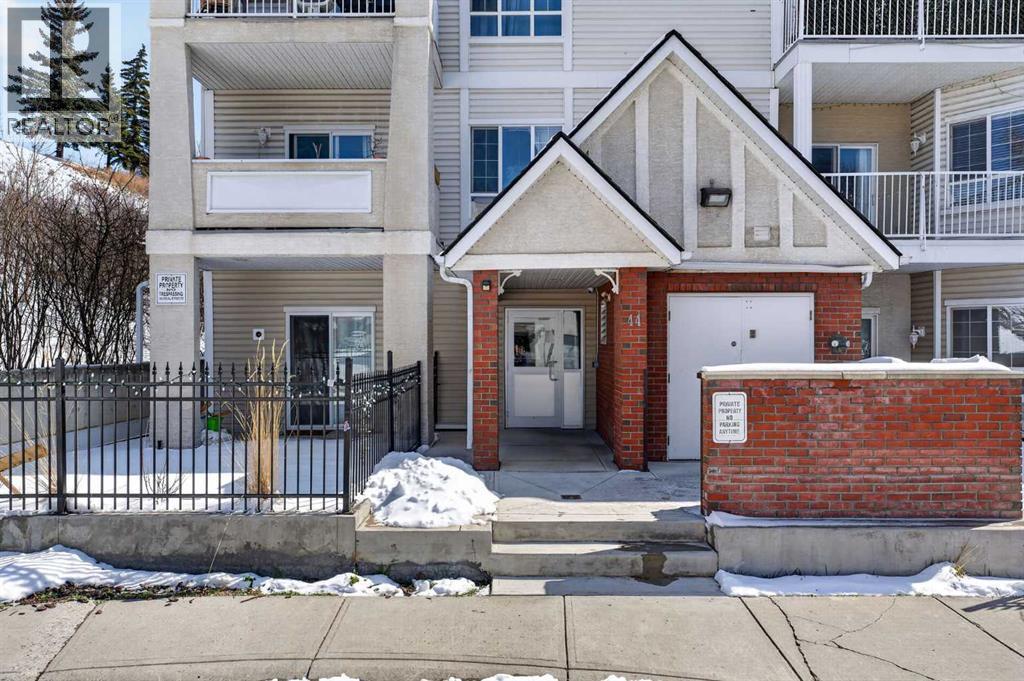 301, 44 6a Street NE