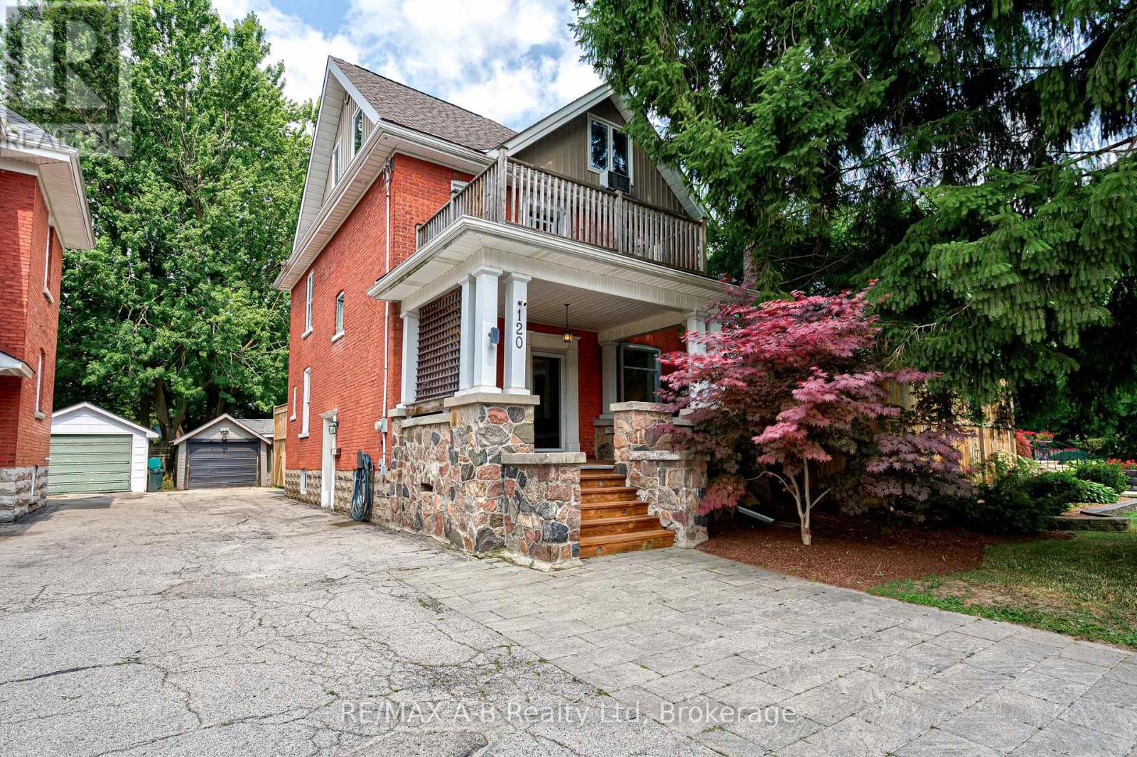 120 JOHN STREET N