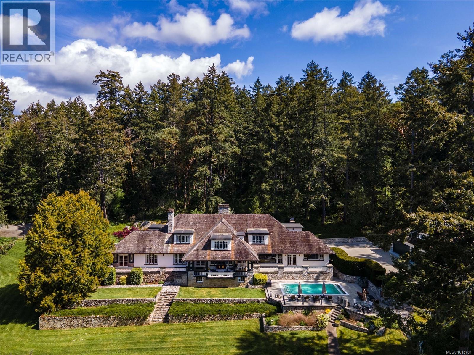 605 Senanus Dr