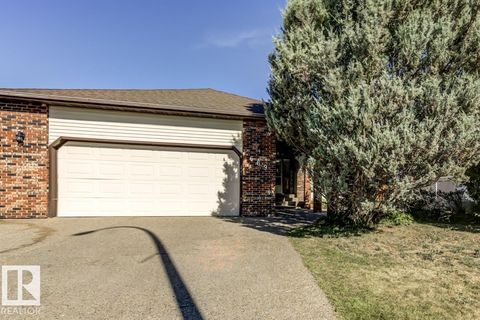 669 VILLAGE DR Sherwood Park AB T8A4N2