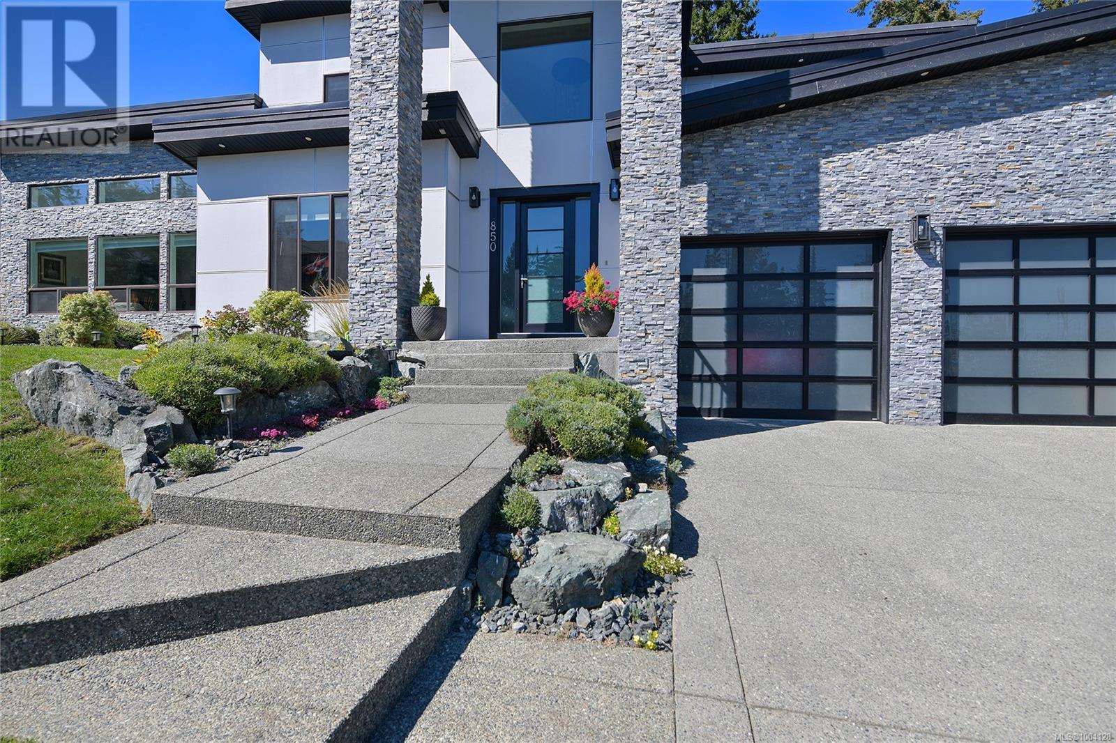 850 Hayden Pl