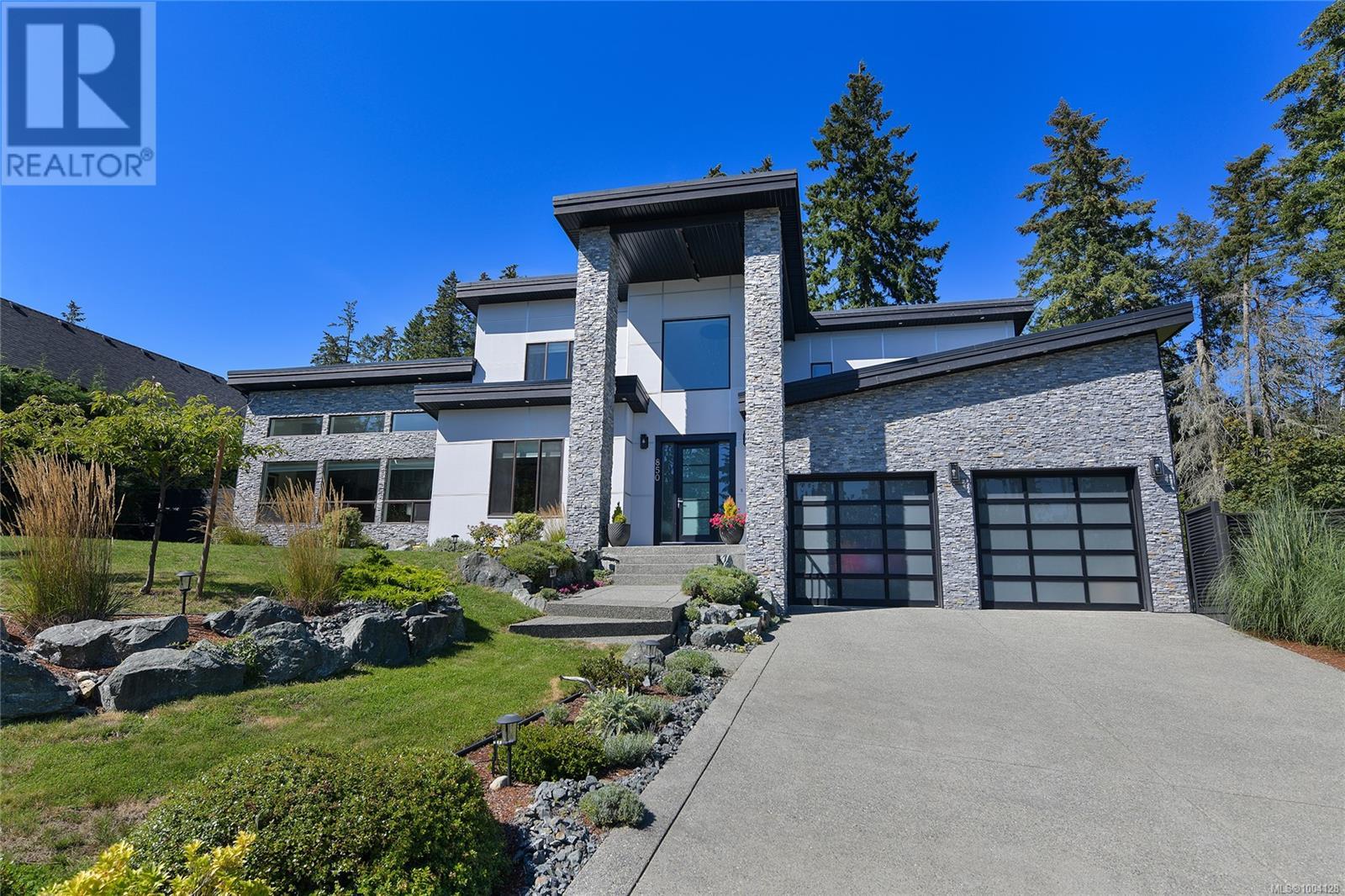 850 Hayden Pl