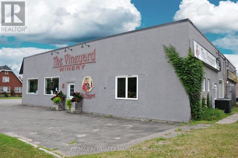 15 BROADVIEW AVENUE E Smiths Falls ON K7A4X3