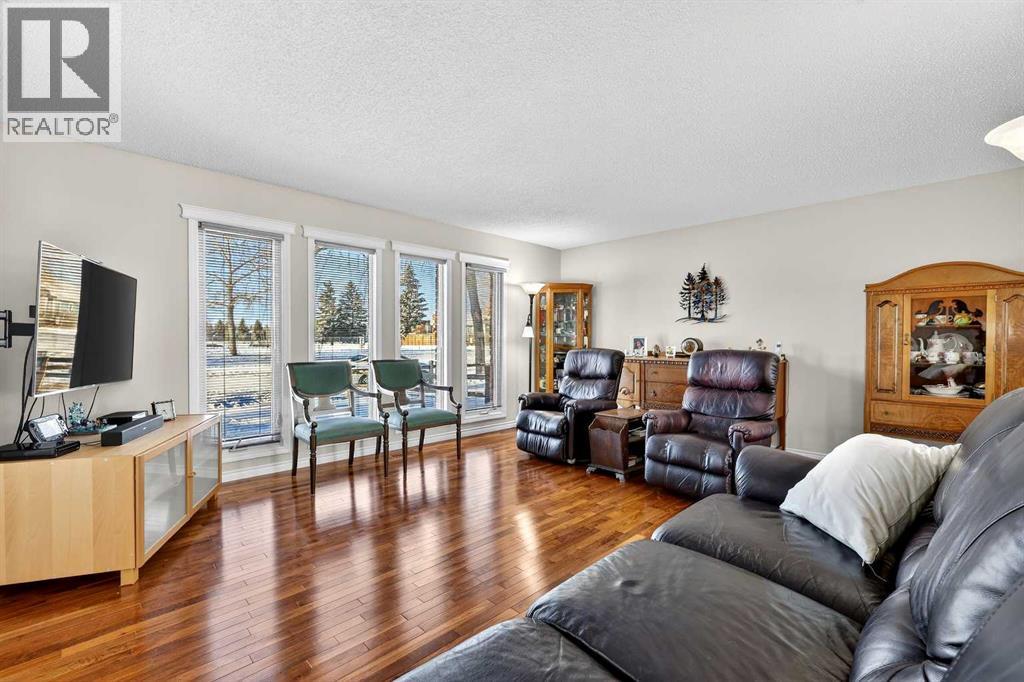 168 Midlake Boulevard SE