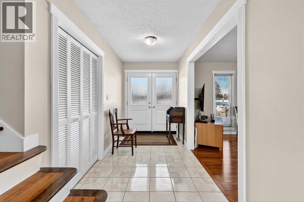 168 Midlake Boulevard SE