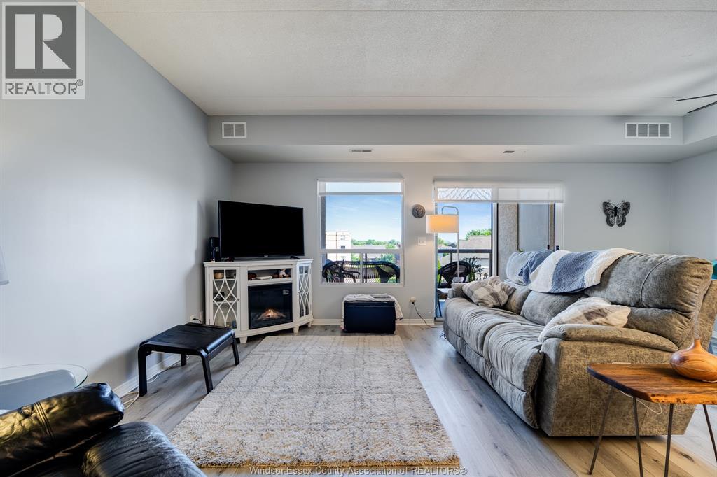 315 Village Grove Unit# 305