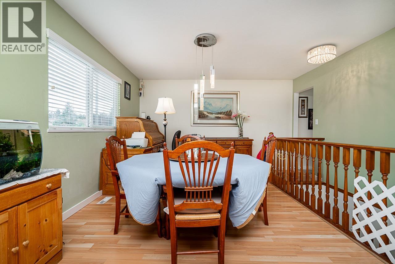 527 E COLUMBIA STREET