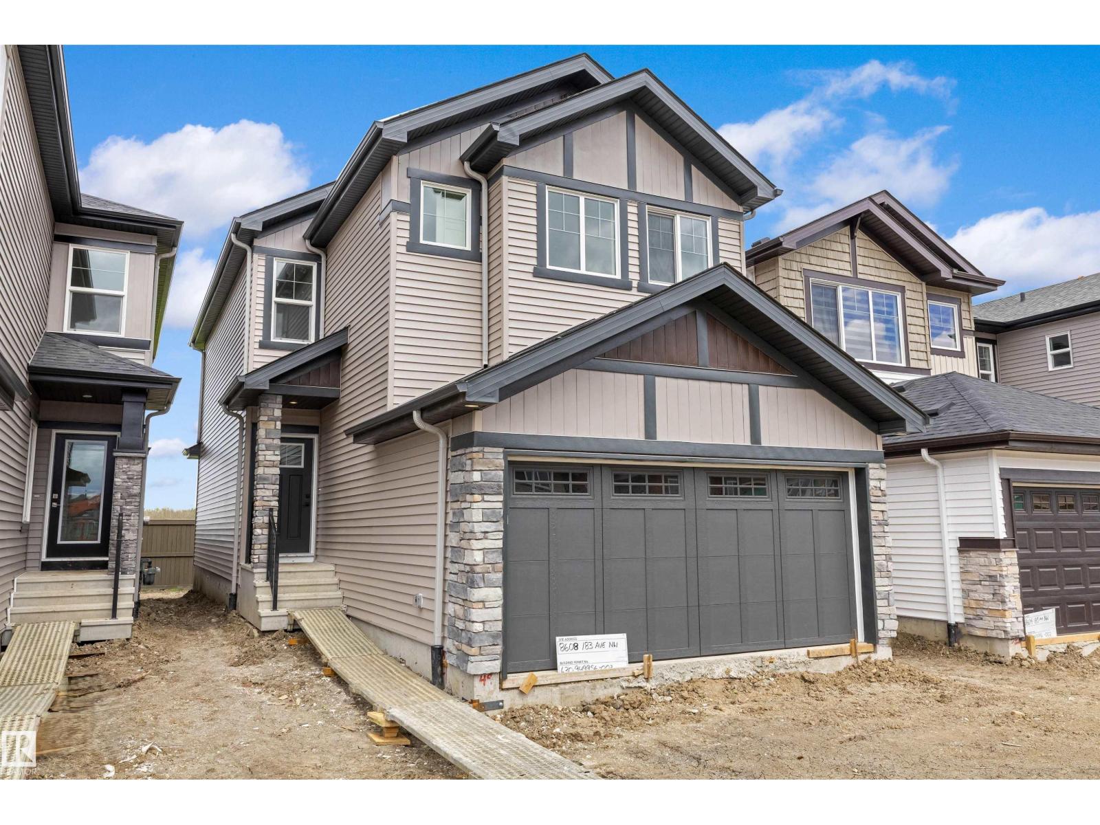 8608 183 AV NW