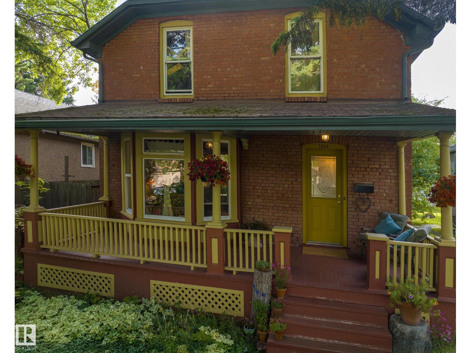 7024 105A ST NW