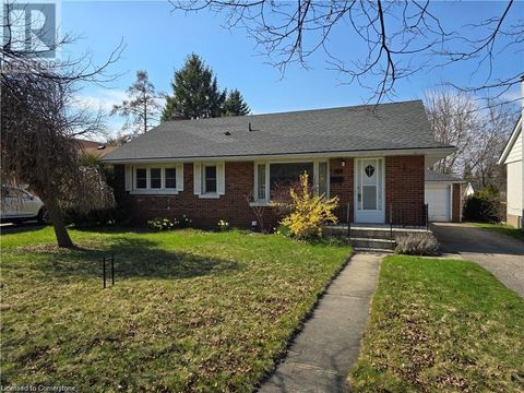 168 BRISTOL Street Waterloo ON N2J1H1