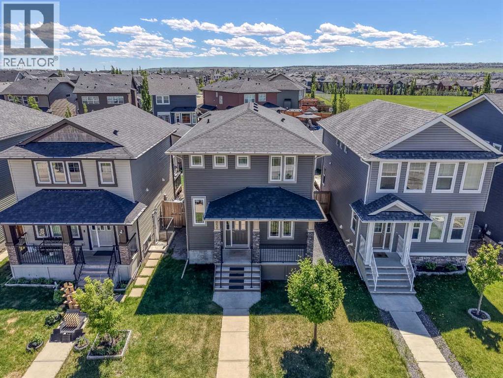 858 Evanston Drive NW