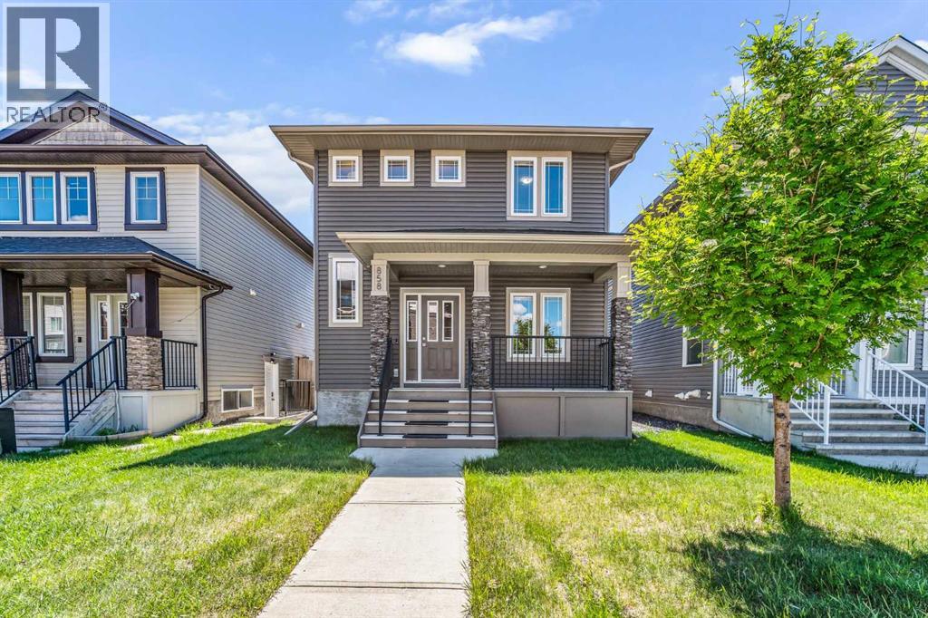 858 Evanston Drive NW