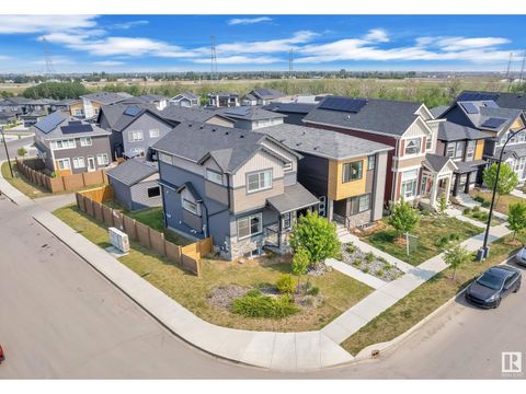 268 CHARLESWORTH DR SW Edmonton AB T6X2P4