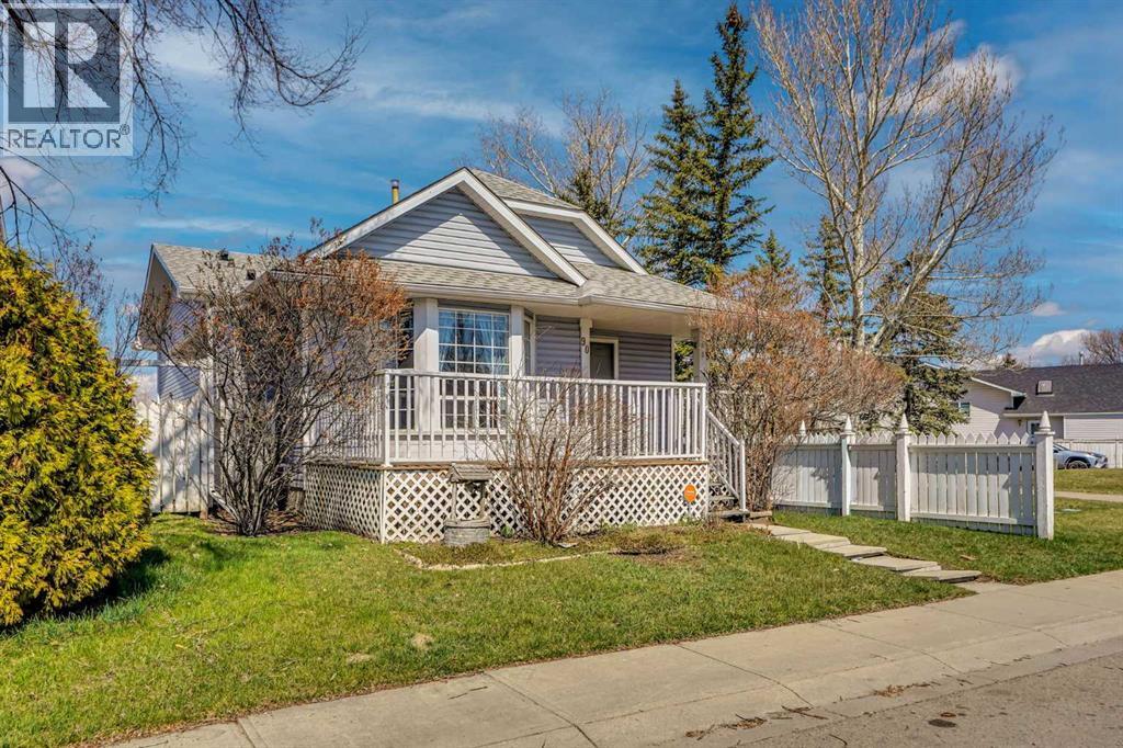 90 Martinridge Crescent NE