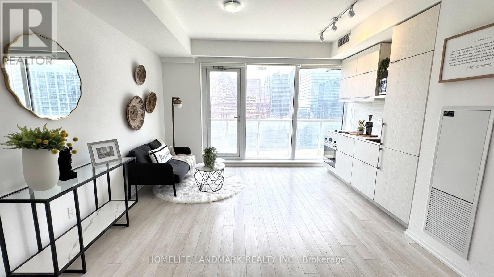2808 - 197 YONGE STREET