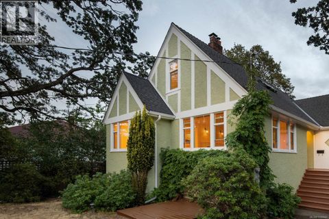 1959 Hampshire Rd Oak Bay BC V8R5T9