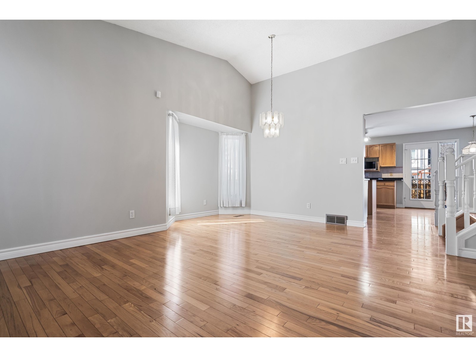 12804 158 AV NW