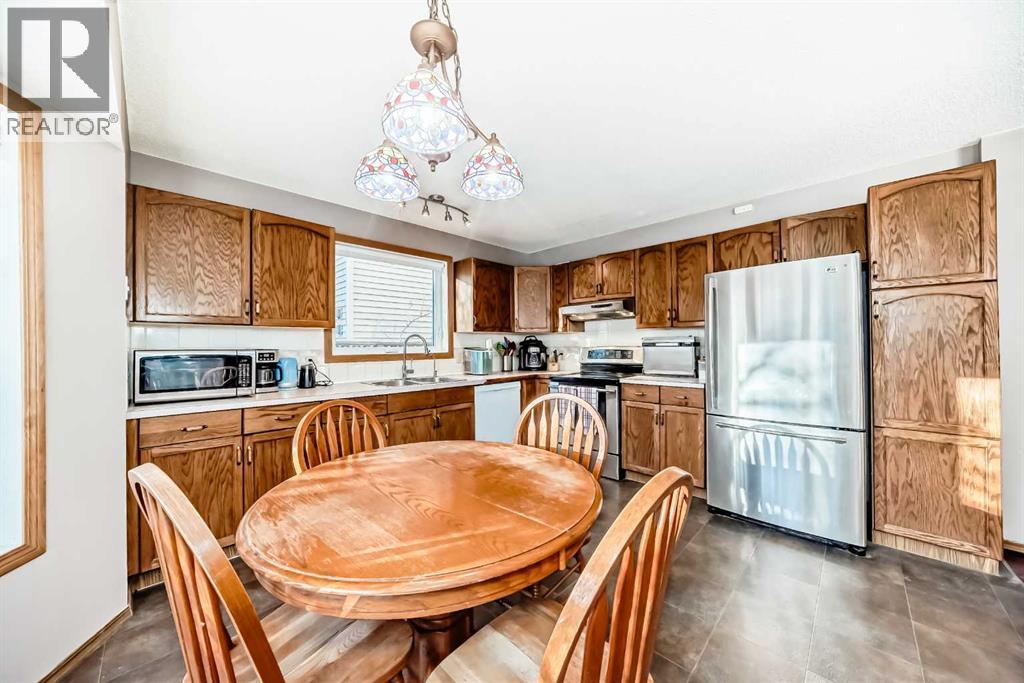 78 Sandringham Way NW