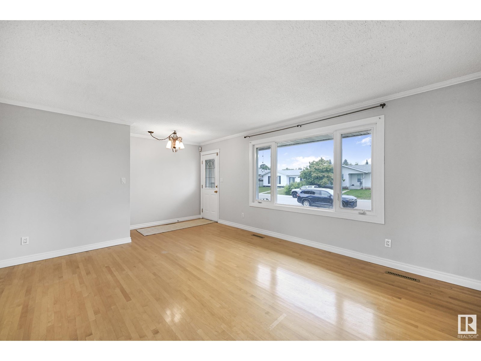 6803 149A AV NW