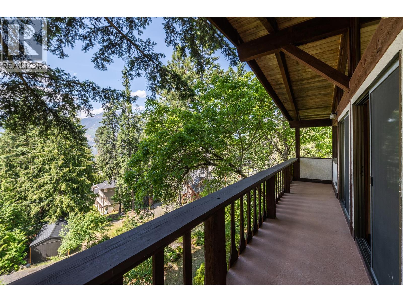 10208 TWIN BAYS Road