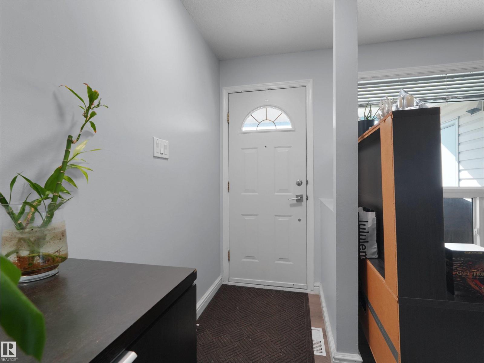 #137 2703 79 ST NW
