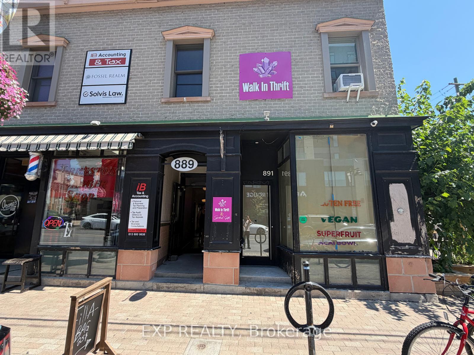 B - 889 BANK STREET