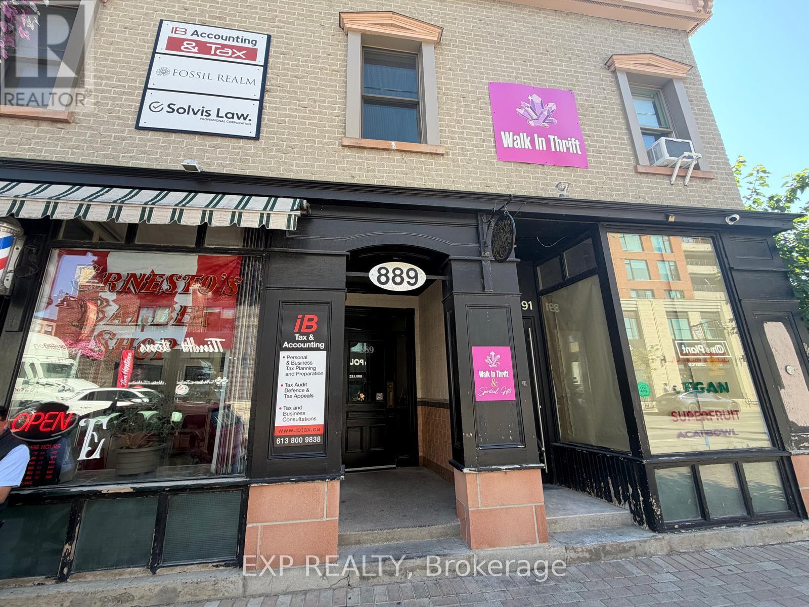 B - 889 BANK STREET