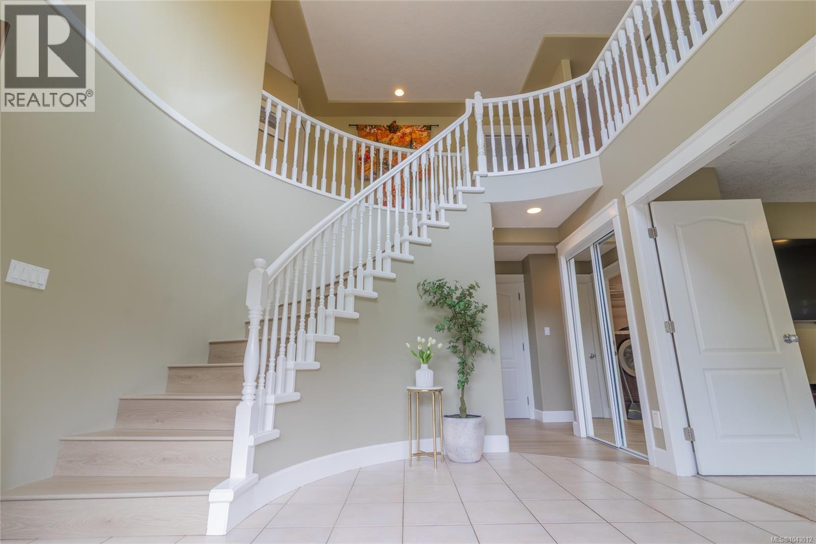 2530 Meadowland Dr