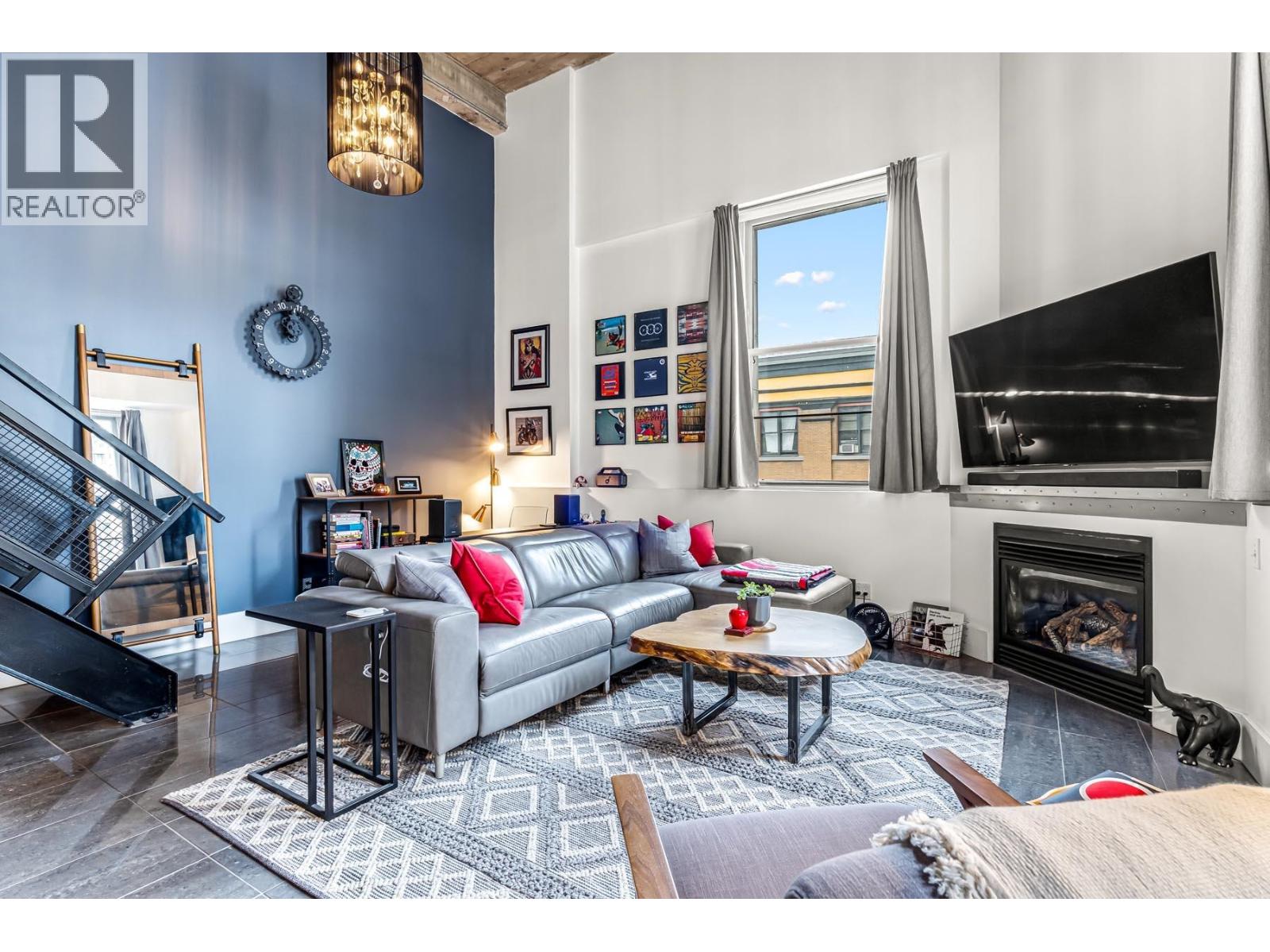 404 549 COLUMBIA STREET